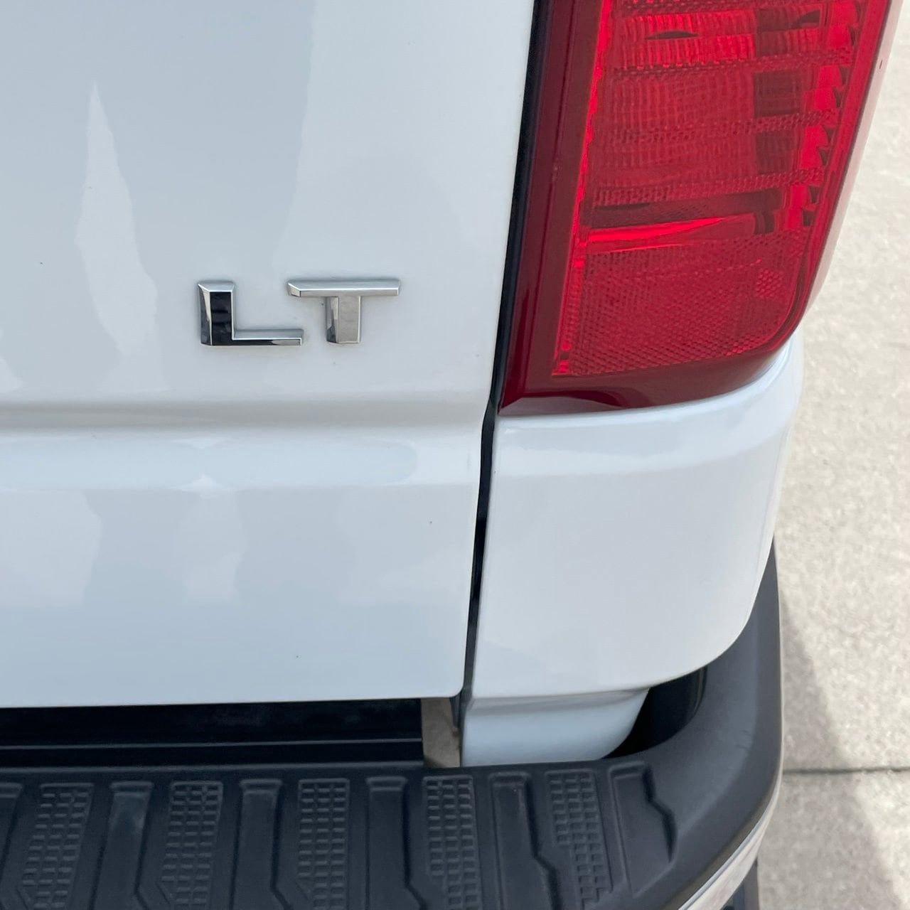 Used 2025 Chevrolet Silverado 1500 LT image 6