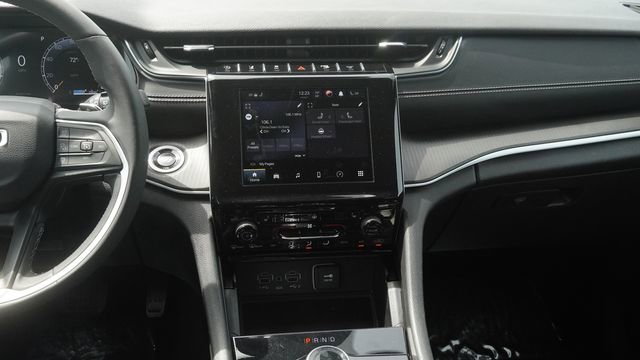 Used 2024 Jeep Grand Cherokee L Laredo AWD/4WD image 17