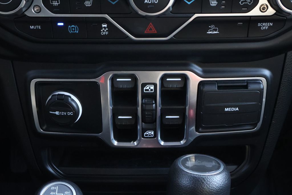 Used 2023 Jeep Wrangler Unlimited w/ Cold Weather Group image 18