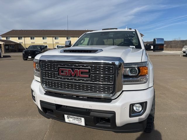 Used 2019 GMC Sierra 2500 Denali w/ Duramax Plus Package image 8