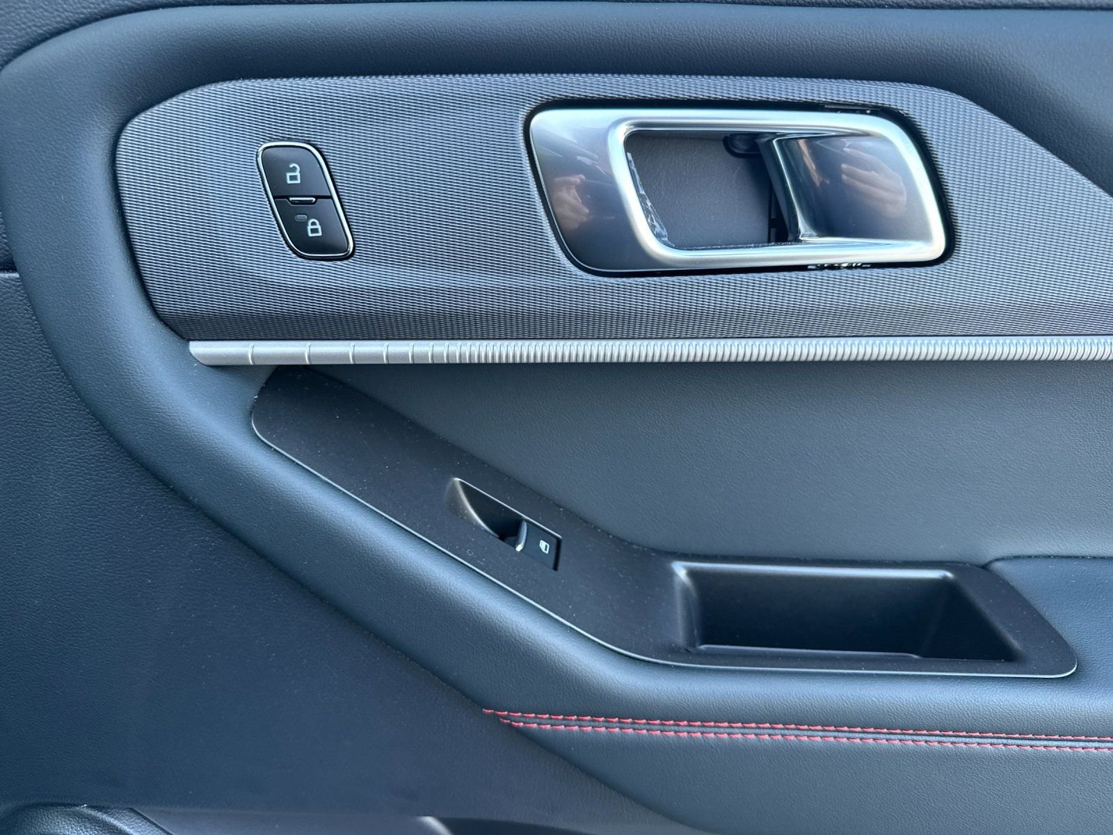 New 2025 Ford Explorer ST-Line w/ Premium Package image 20