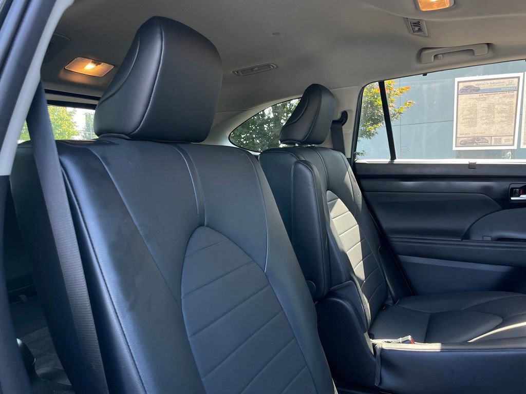 Used 2020 Toyota Highlander XLE FWD image 36