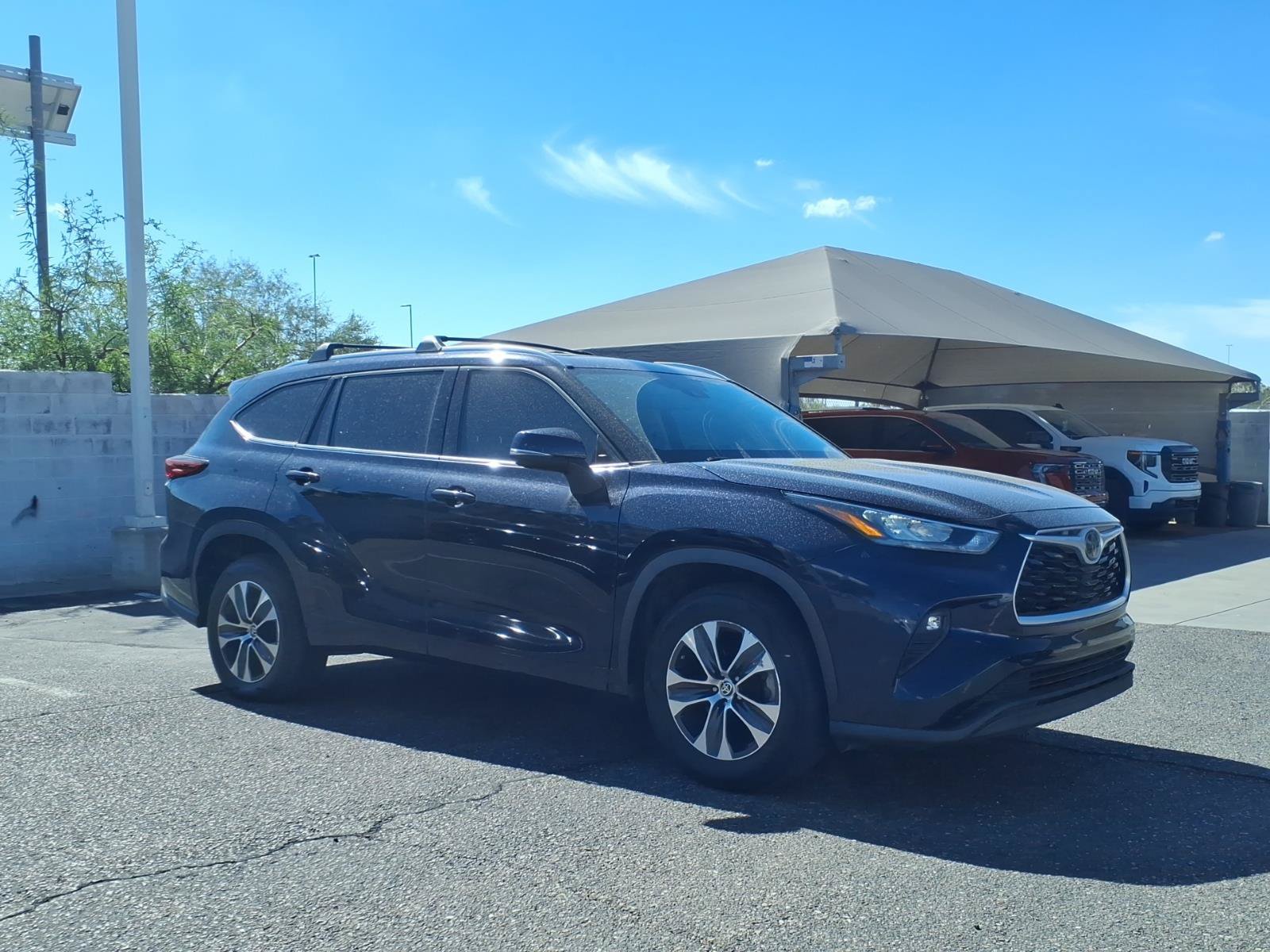 Used 2020 Toyota Highlander XLE FWD image 8
