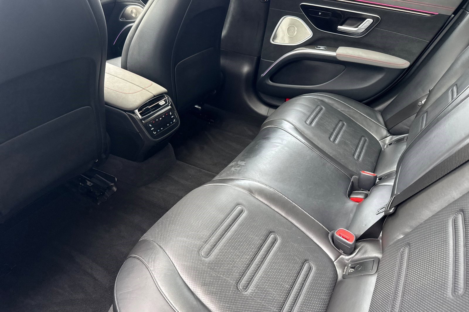 Certified 2022 Mercedes-Benz EQS AMG 4MATIC image 31