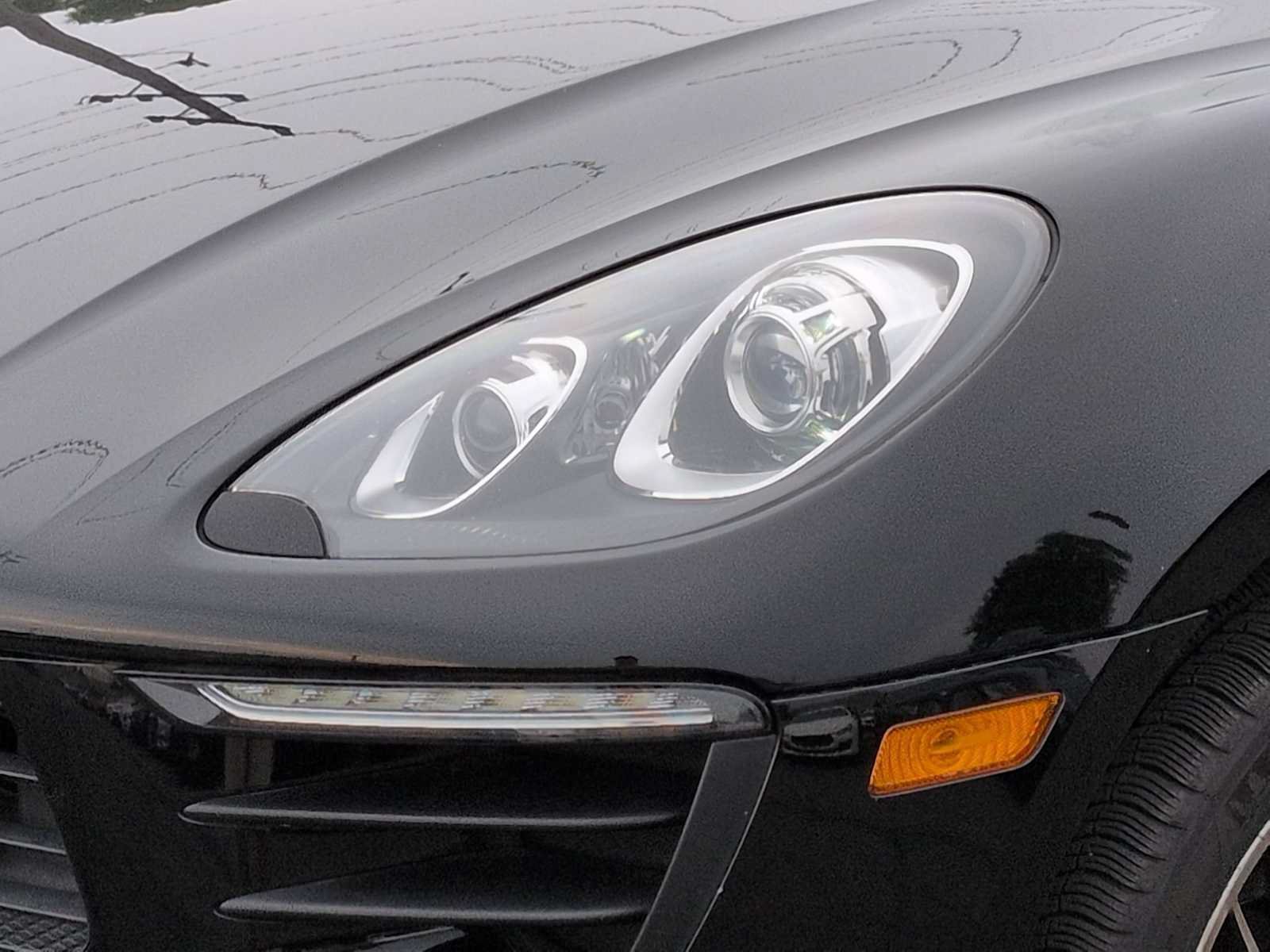Used 2018 Porsche Macan AWD/4WD image 11