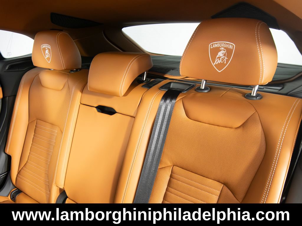 Used 2025 Lamborghini Urus SE AWD/4WD image 39