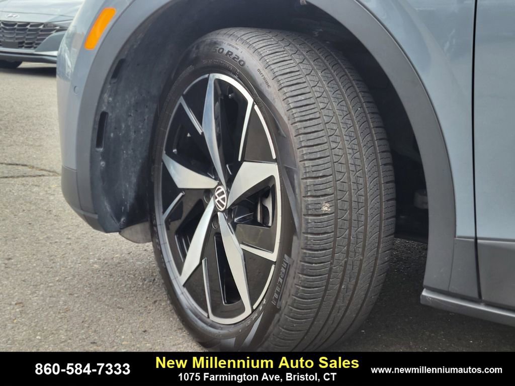 Used 2024 Volkswagen ID.4 Pro S AWD/4WD image 28
