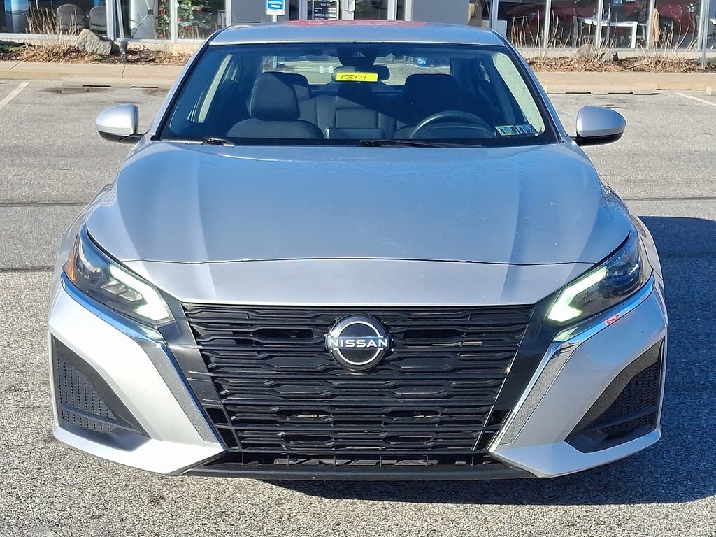 Used 2023 Nissan Altima 2.5 SV image 2