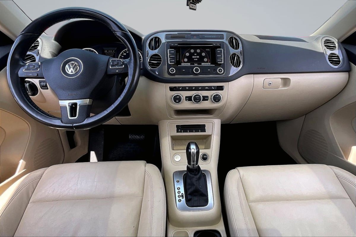Used 2013 Volkswagen Tiguan SE FWD image 16