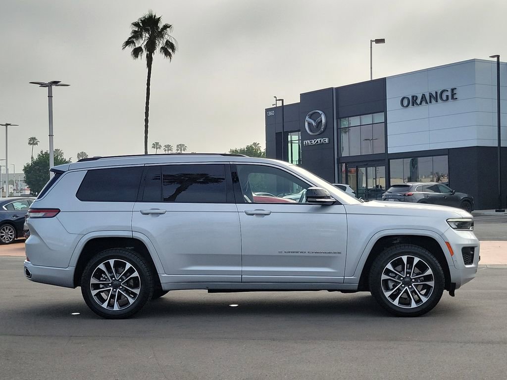 Used 2022 Jeep Grand Cherokee L Overland w/ Luxury Tech Group IV AWD/4WD image 2