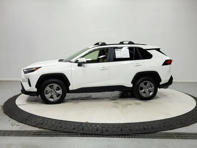 Used 2023 Toyota RAV4 LE AWD/4WD image 5