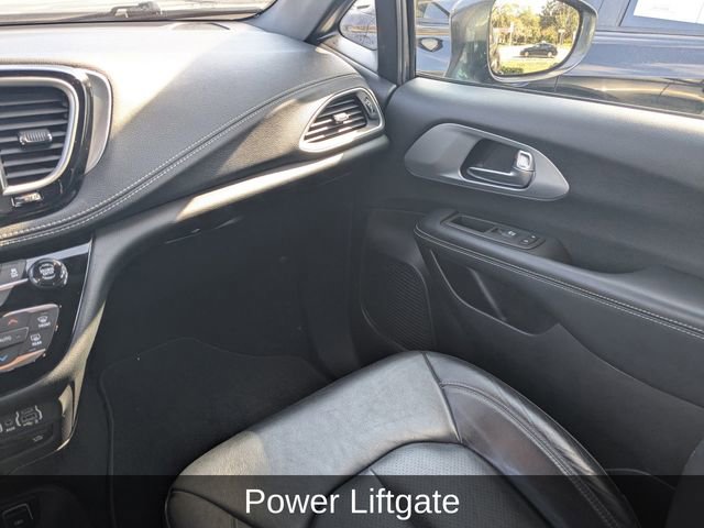 Used 2021 Chrysler Pacifica Touring-L w/ Uconnect Theater Family Group image 20