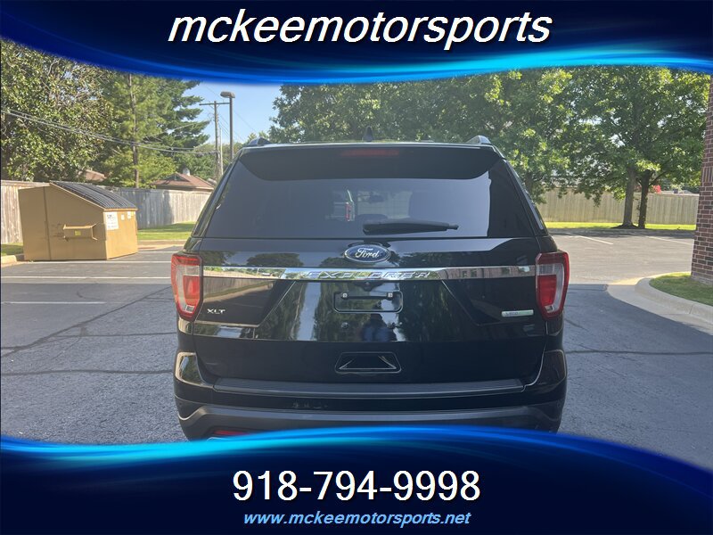 Used 2018 Ford Explorer XLT FWD image 3