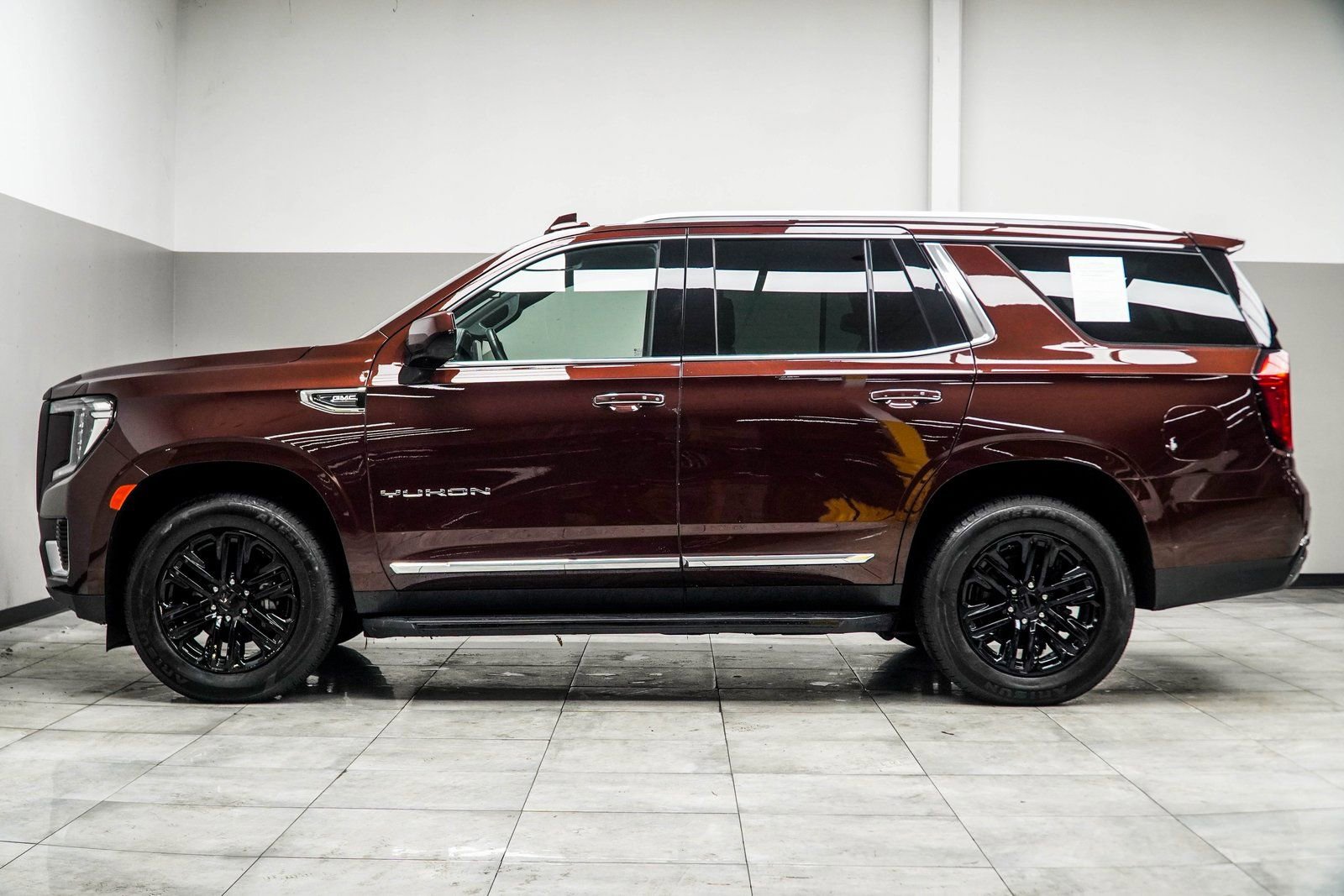 Used 2023 GMC Yukon SLT image 11