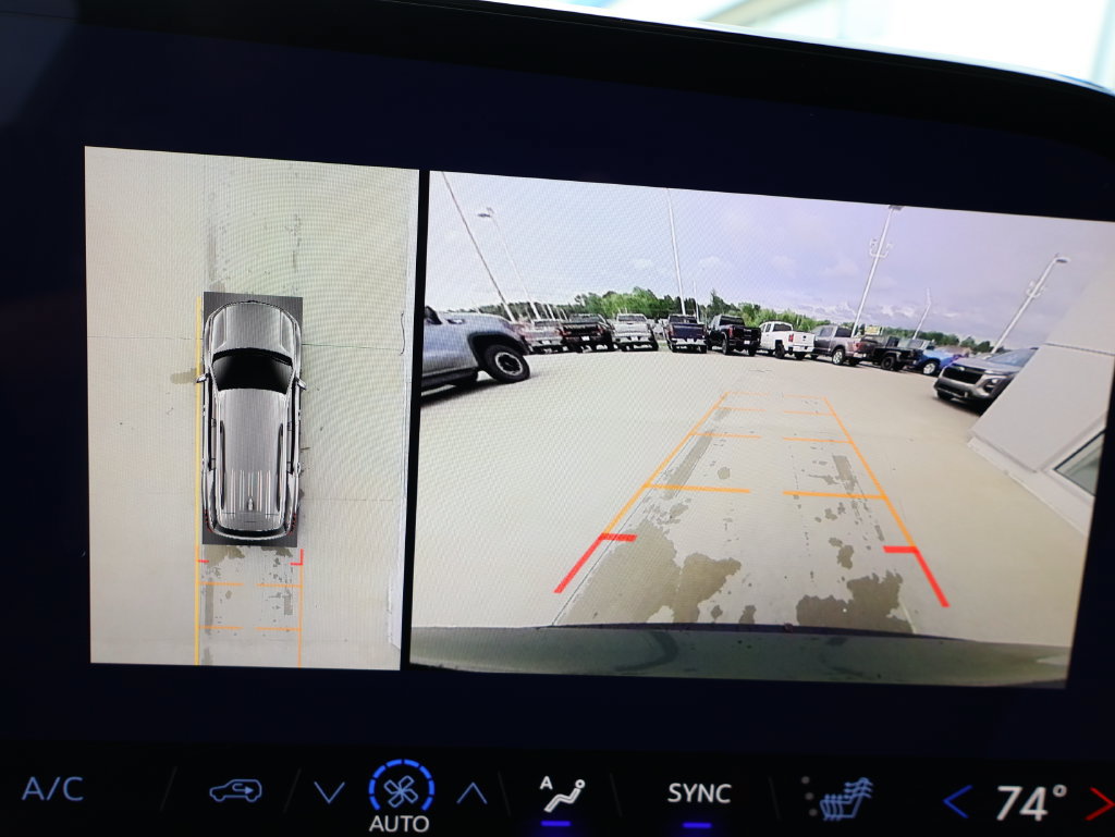New 2027 Chevrolet Traverse LT w/ Driver Confidence Package FWD image 22