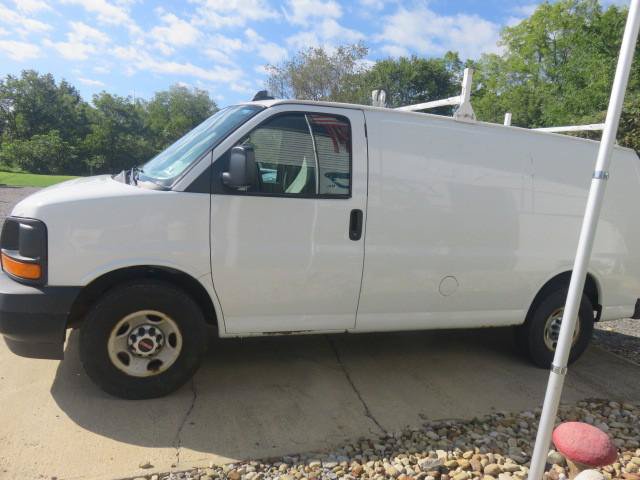 Used 2017 GMC Savana 3500 RWD image 4
