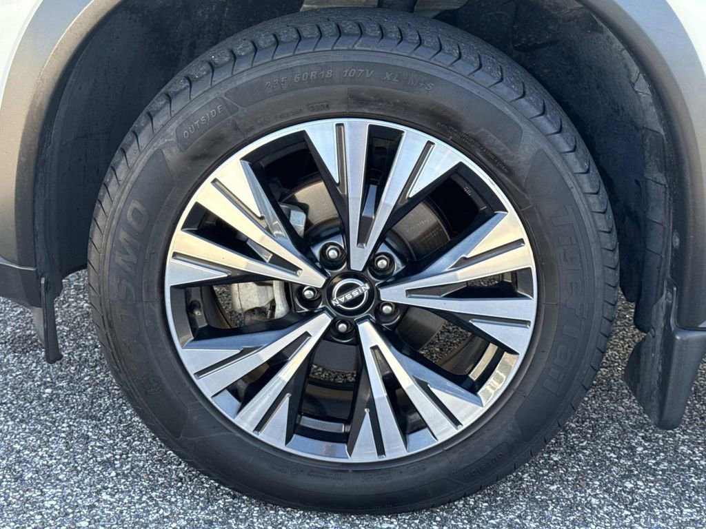 Certified 2022 Nissan Rogue SV w/ SV Premium Package image 11