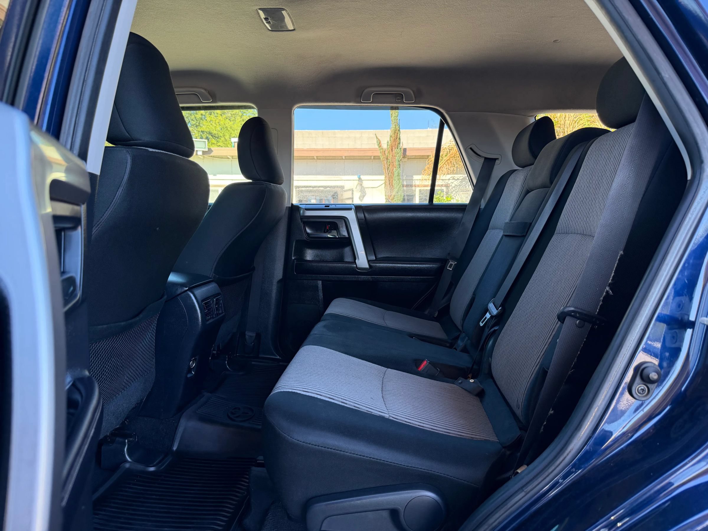 Used 2017 Toyota 4Runner SR5 AWD/4WD image 11