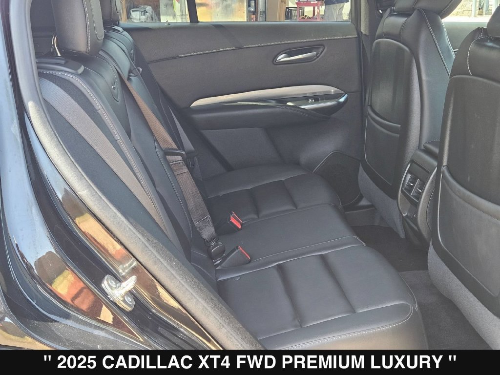 Used 2025 Cadillac XT4 Premium Luxury FWD image 26