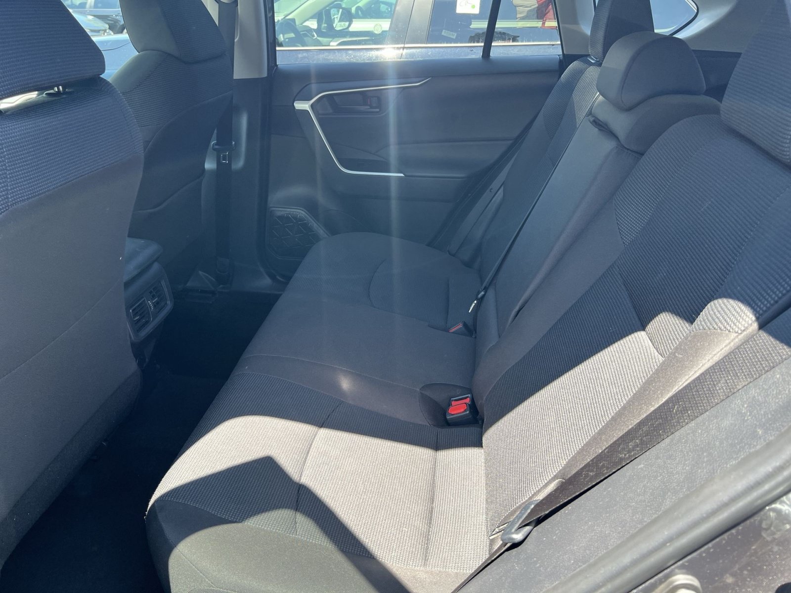 Used 2025 Toyota RAV4 LE AWD/4WD image 31