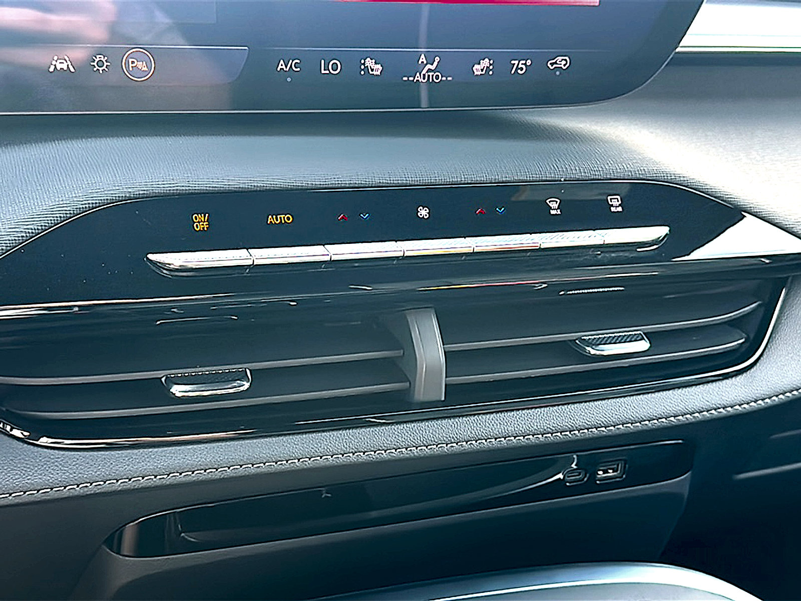 New 2026 Buick Enclave Sport Touring w/ Super Cruise Package image 25