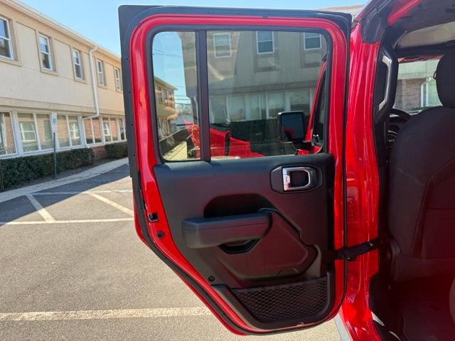 Used 2022 Jeep Gladiator Sport image 25