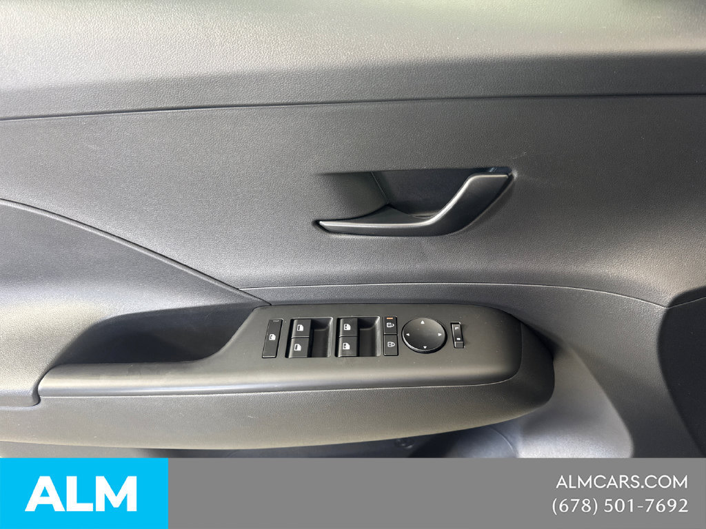 Used 2025 Hyundai Kona SEL FWD image 13