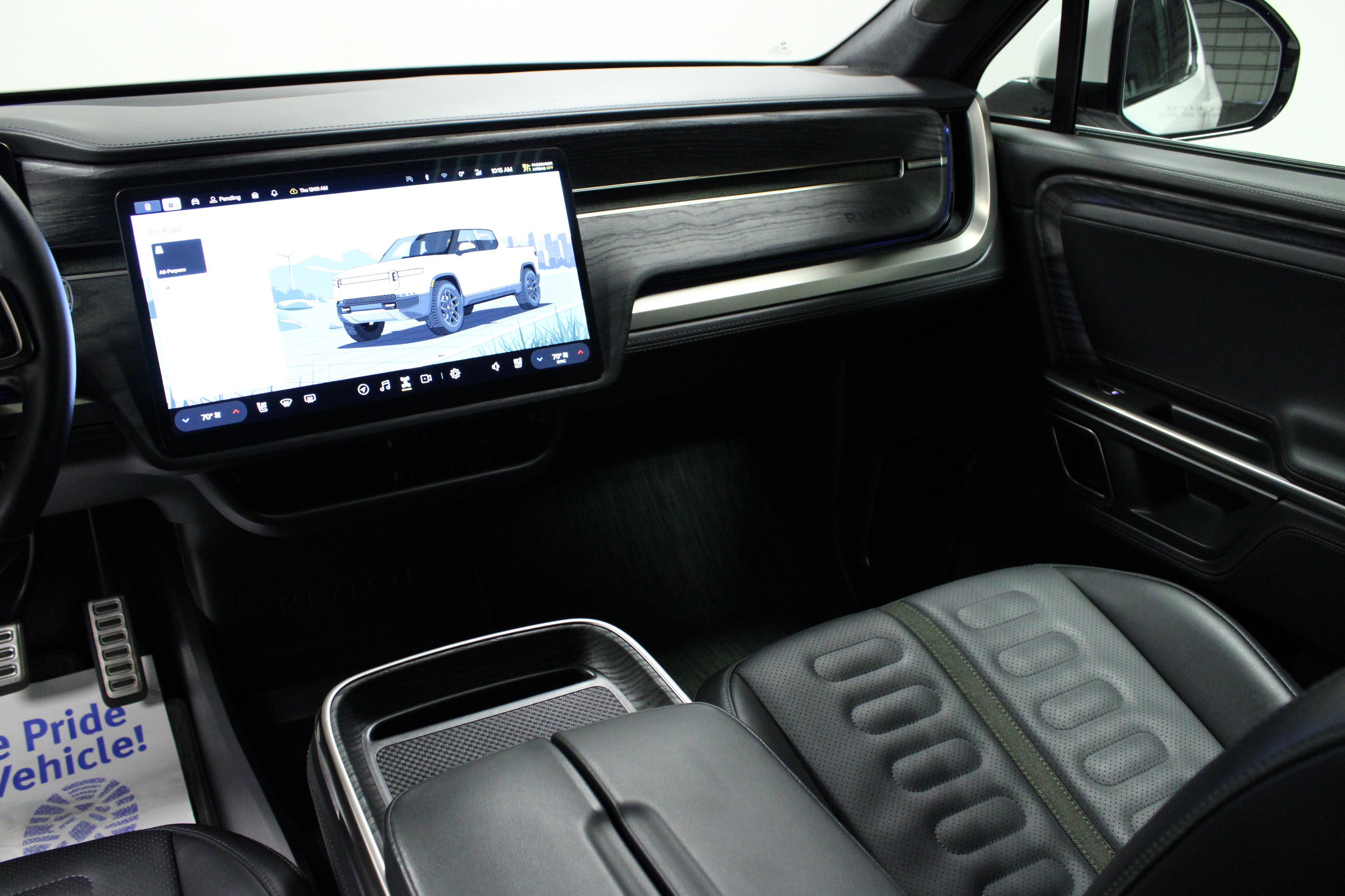 Used 2022 Rivian R1T Adventure image 19