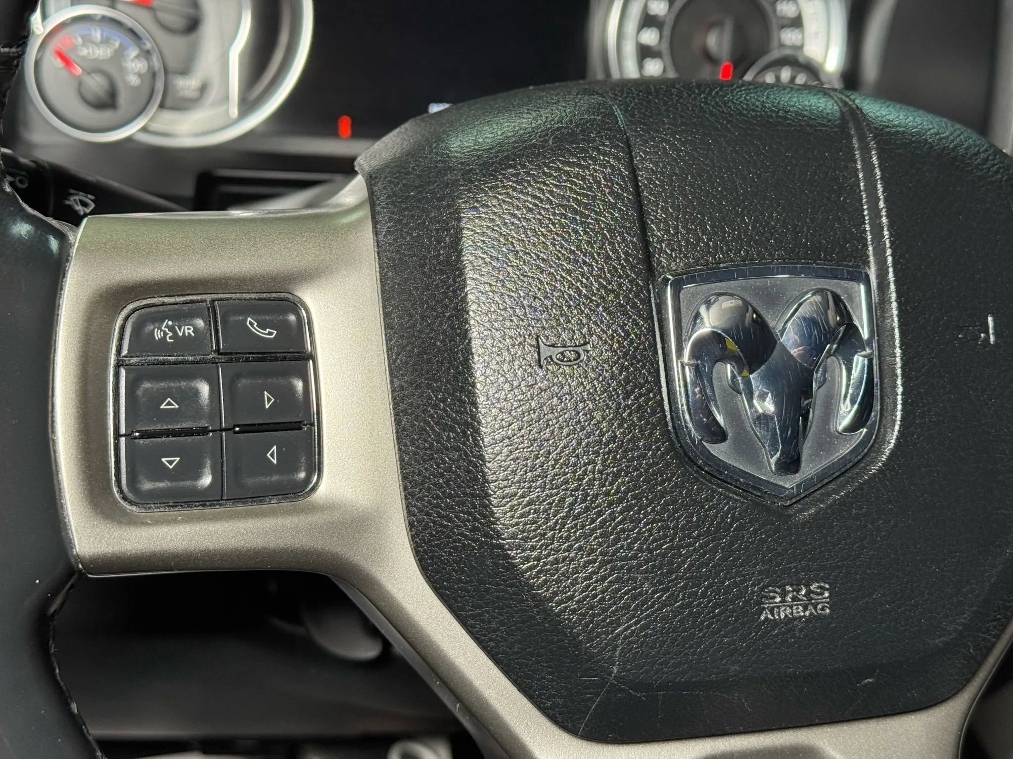 Used 2014 RAM 1500 Laramie image 38