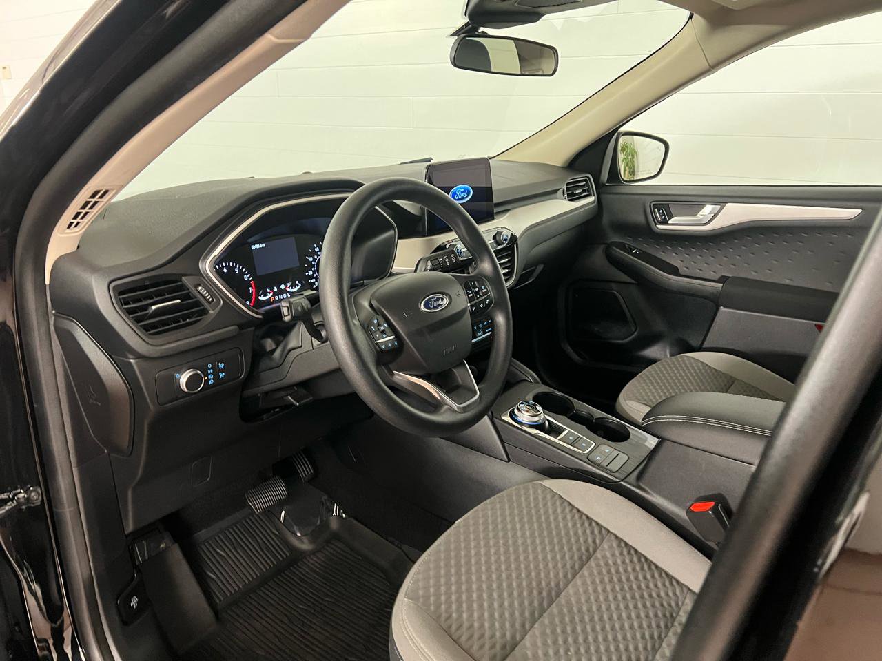 Used 2020 Ford Escape SE image 11