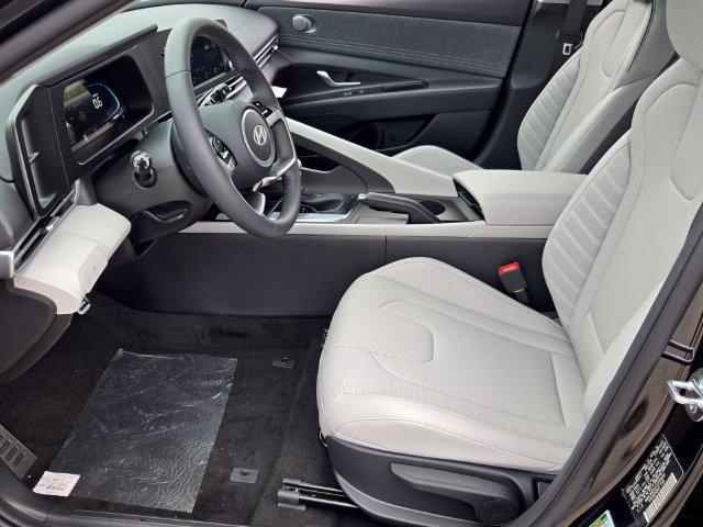 New 2026 Hyundai Elantra SEL Sport FWD image 5