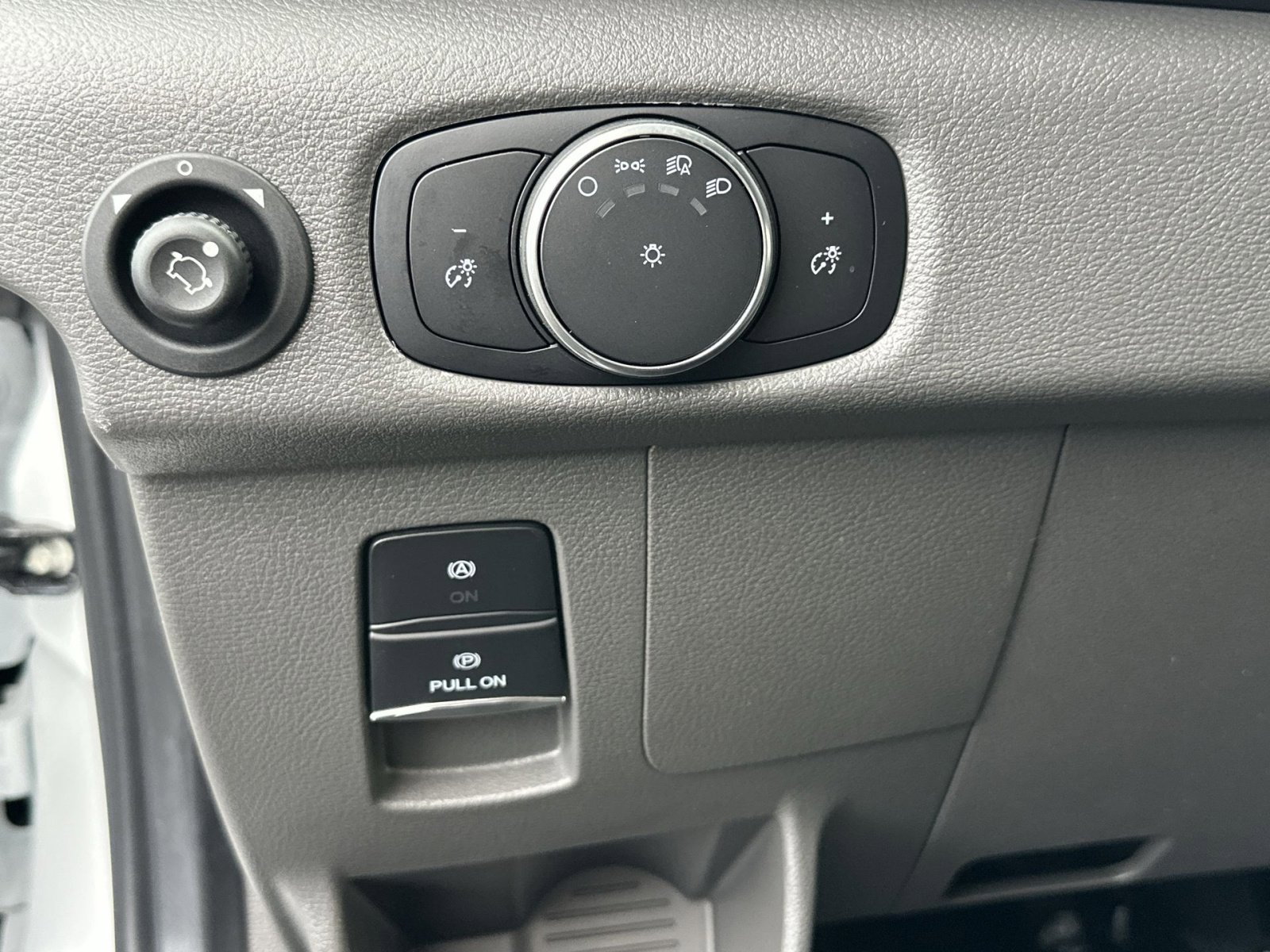 New 2026 Ford Transit 250 148 Medium Roof w/ Load Area Protection Package image 17