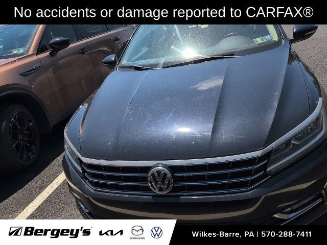 Used 2017 Volkswagen Passat 1.8T SE FWD image 2