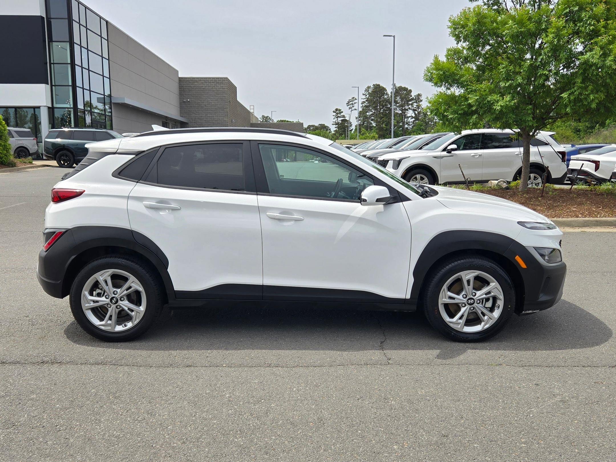 Used 2023 Hyundai Kona SEL w/ Convenience Package AWD/4WD image 8