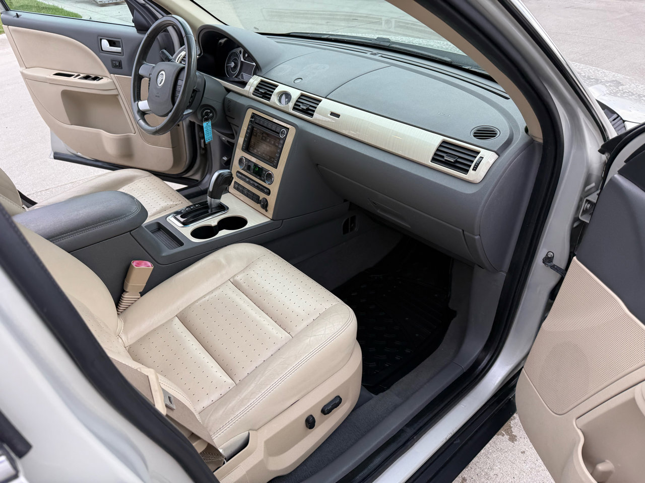 Used 2008 Mercury Sable Premier image 29