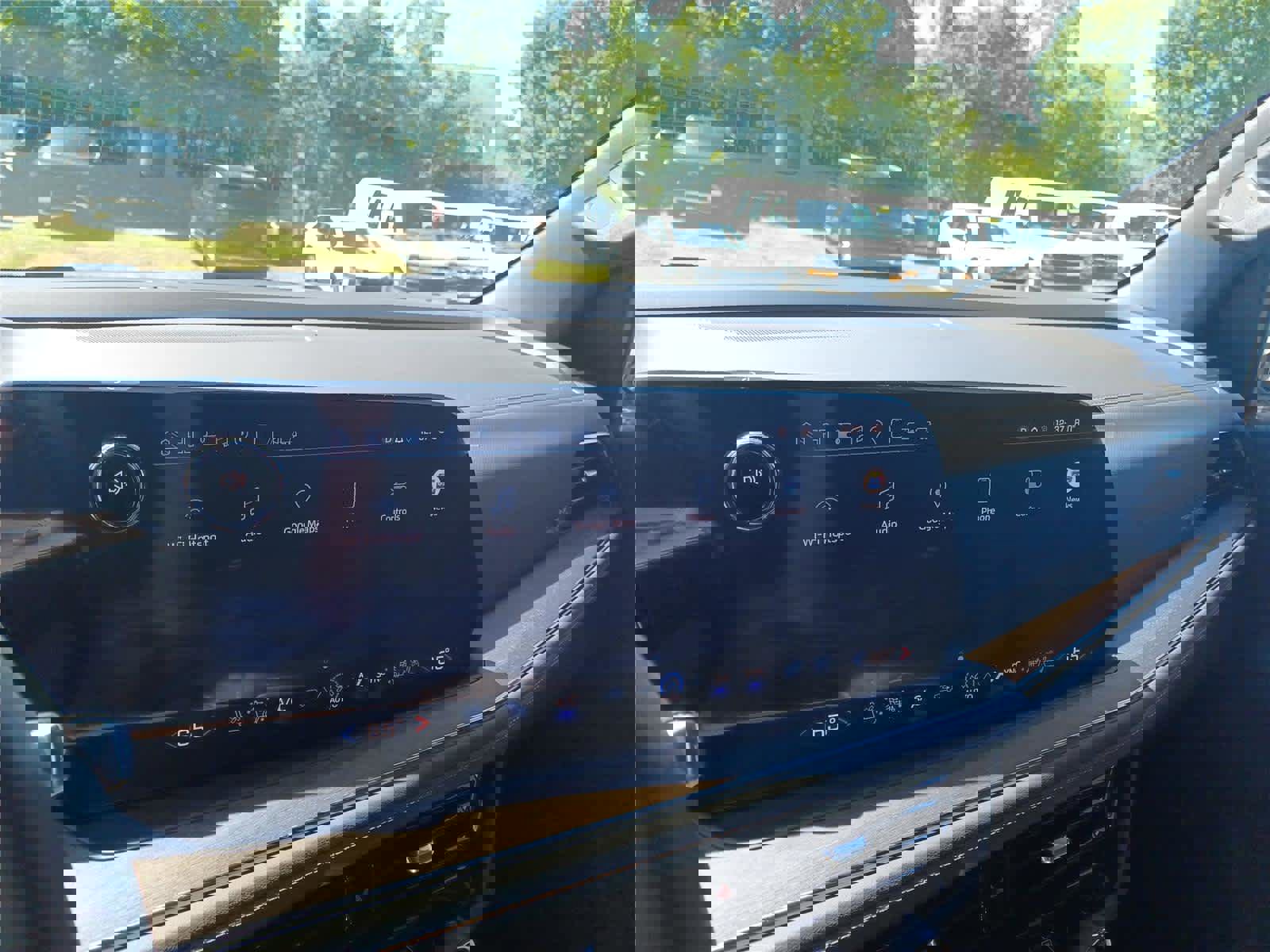 Used 2025 Chevrolet Tahoe High Country image 12