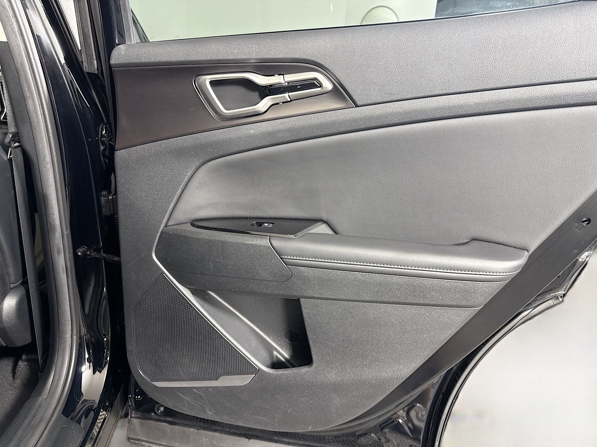Used 2023 Kia Sportage EX FWD image 28