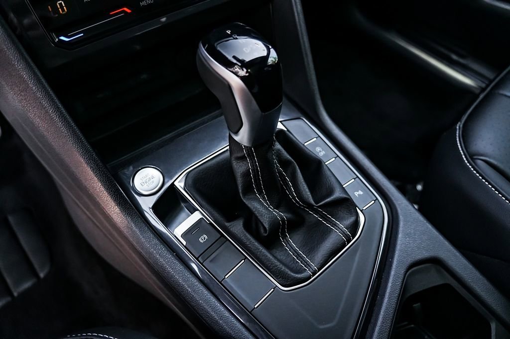 Used 2024 Volkswagen Tiguan SE R-Line image 18