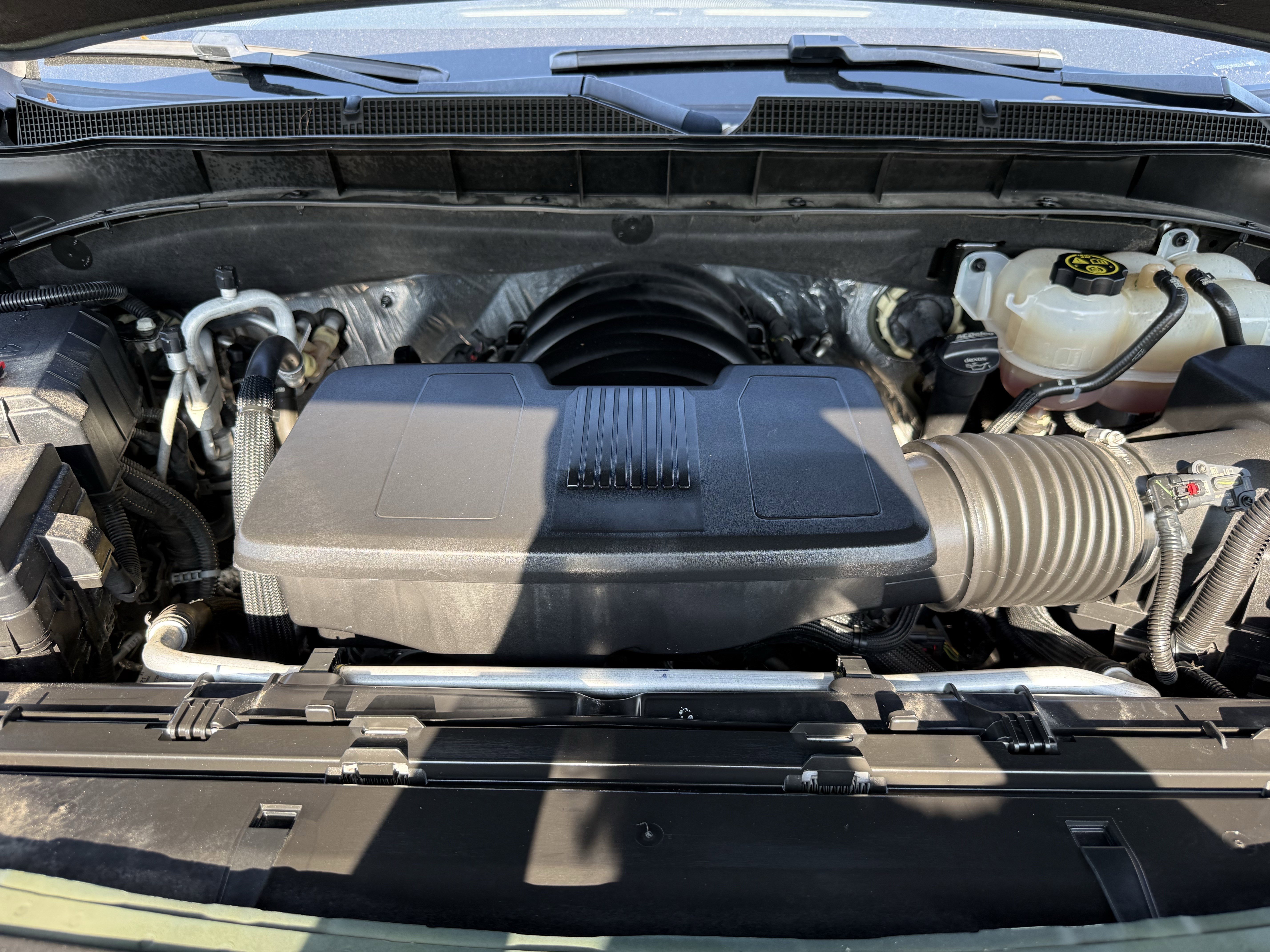 Used 2023 Chevrolet Suburban Premier image 33