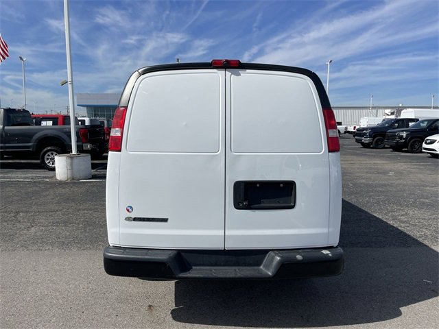 Used 2018 Chevrolet Express 3500 image 4