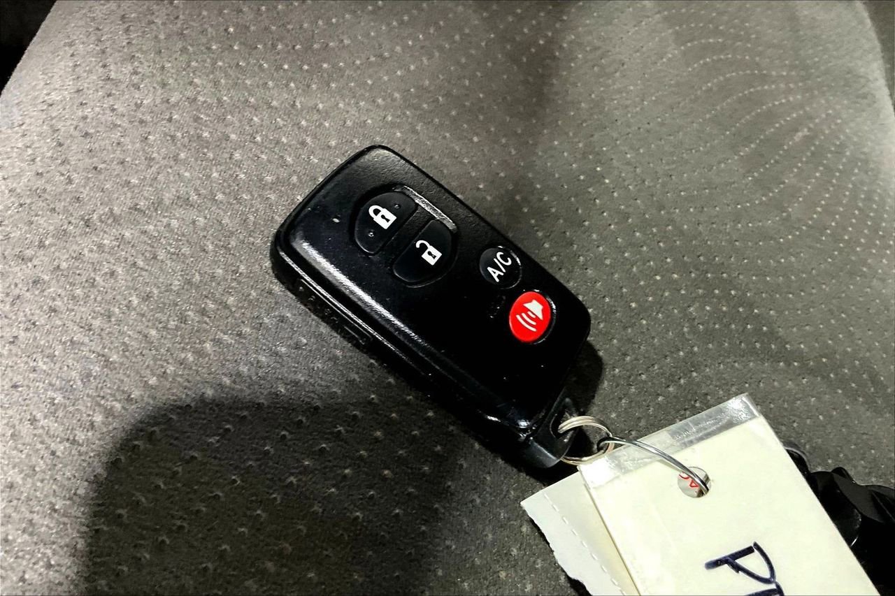 Used 2011 Toyota Prius Three w/ Solar Roof Pkg image 19