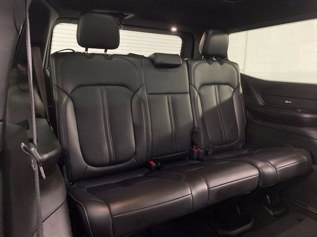 Used 2023 Jeep Wagoneer 4WD w/ Premium Group I image 24