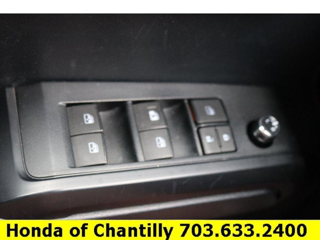 Used 2017 Toyota Tacoma SR image 17