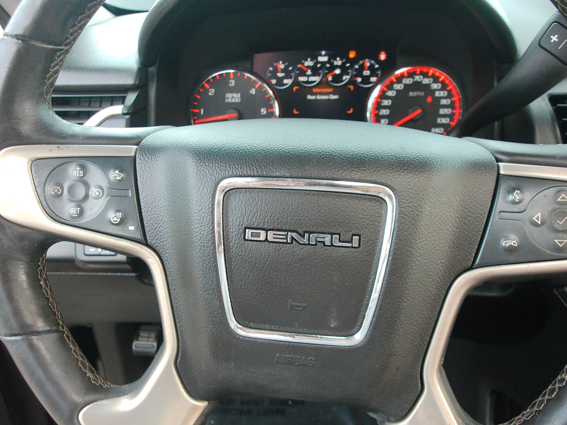 Used 2015 GMC Yukon XL Denali w/ Open Road Package RWD image 17