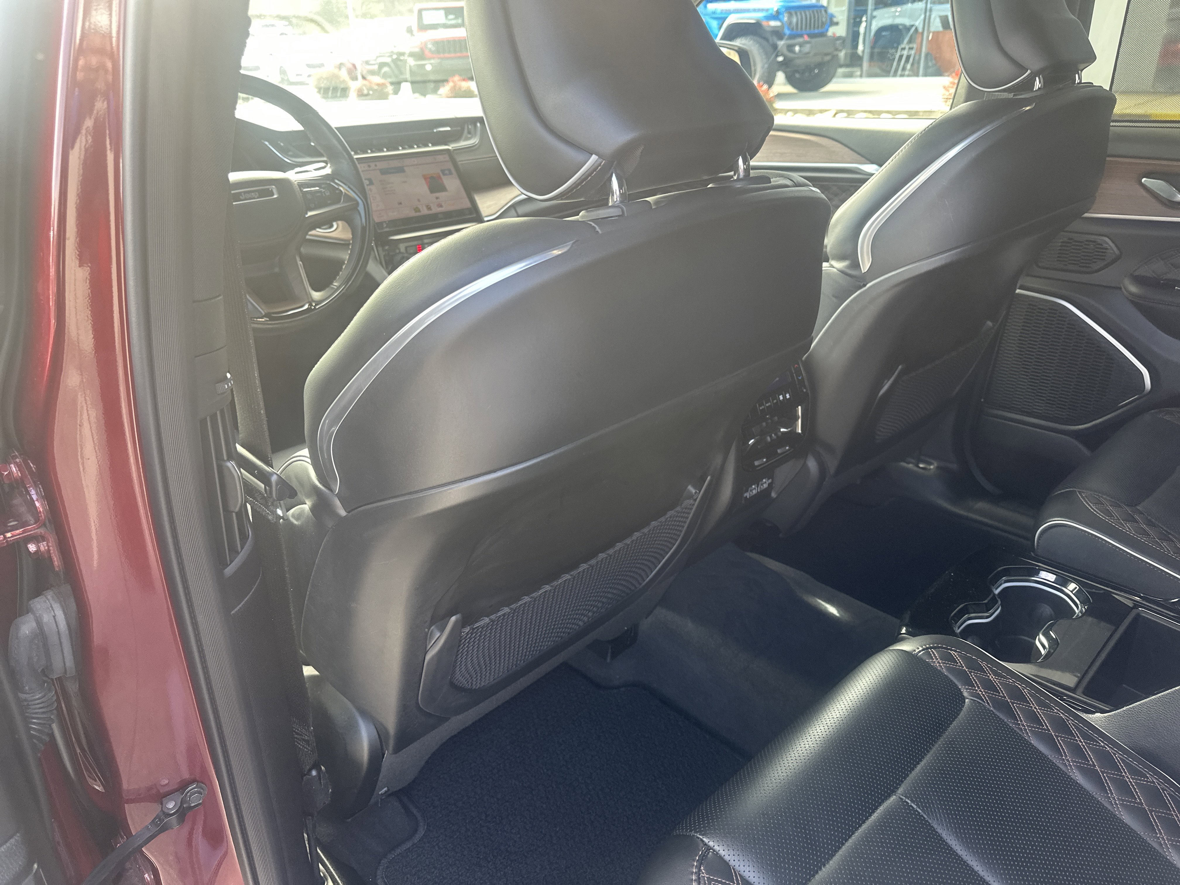 Used 2021 Jeep Grand Cherokee L Summit w/ Luxury Tech Group V image 19