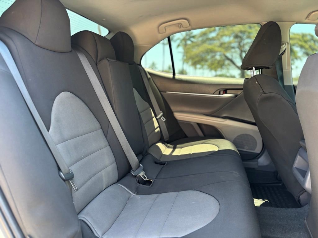 Used 2019 Toyota Camry L image 11