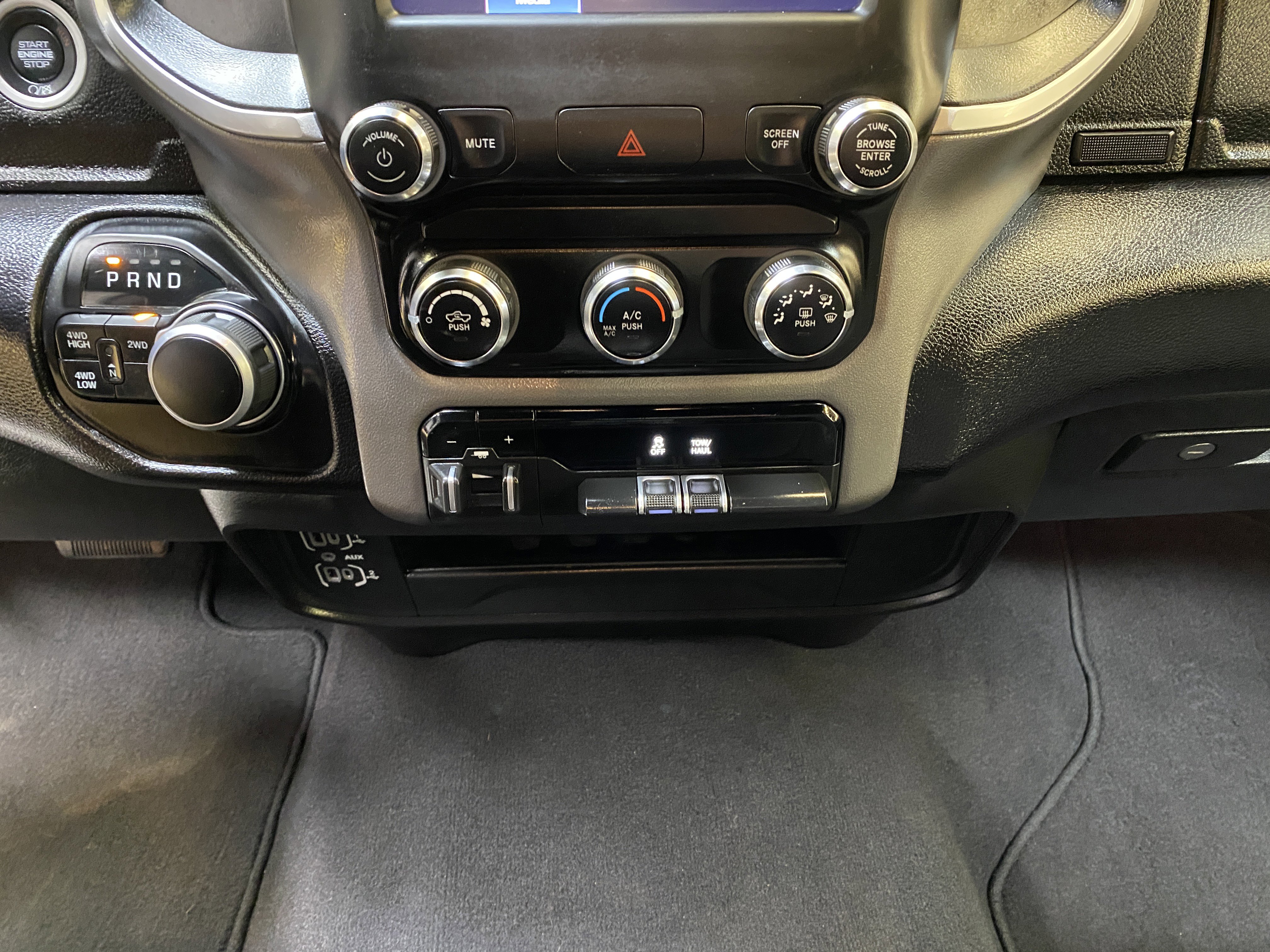 Used 2024 RAM 2500 Big Horn w/ Bed Utility Group image 44