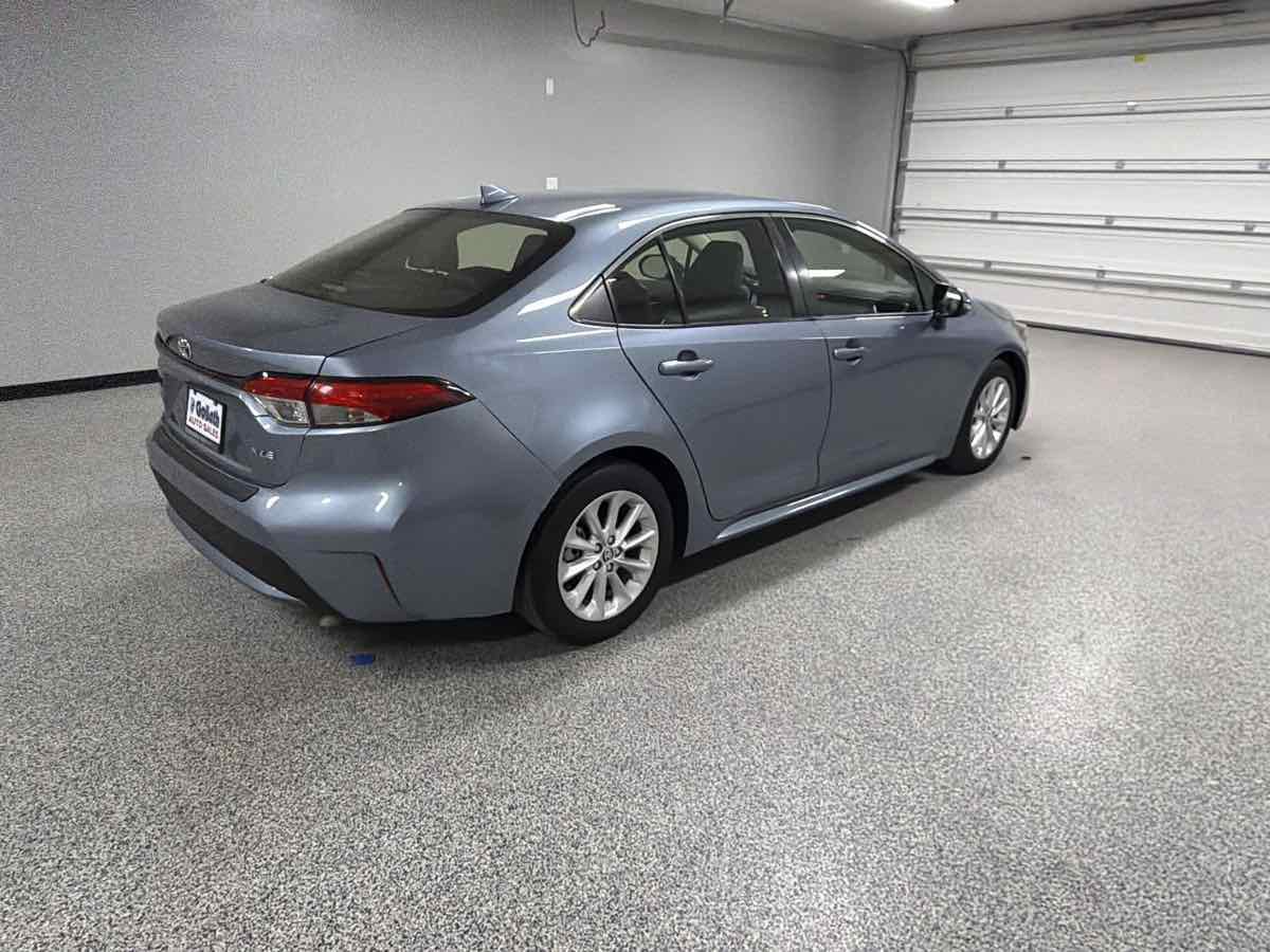 Used 2020 Toyota Corolla XLE w/ Carpet Mat Package (TMS) FWD image 3