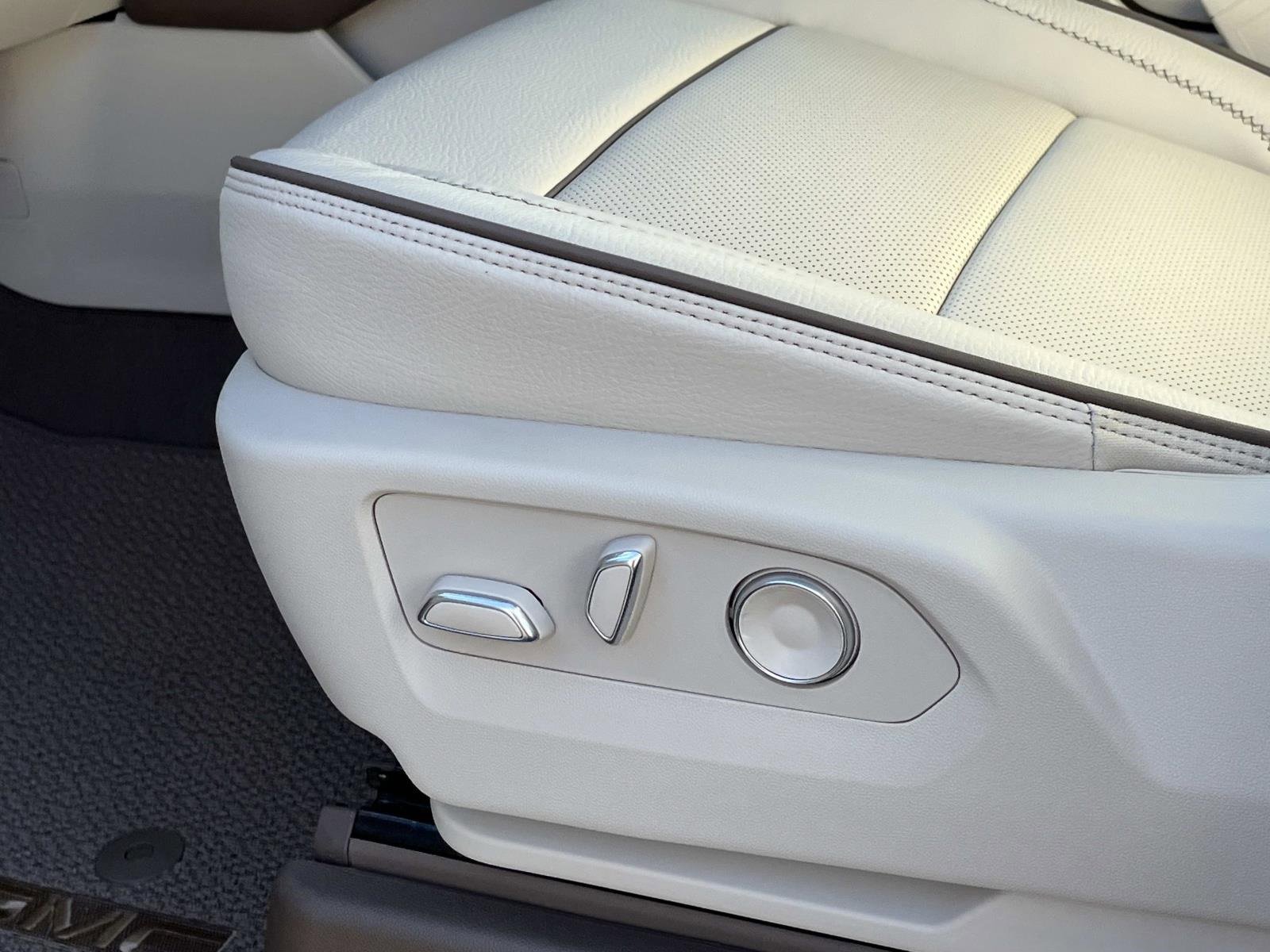 New 2026 GMC Yukon Denali w/ Denali Reserve Package image 26