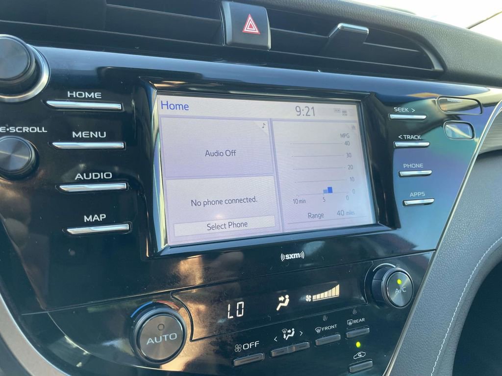 Used 2020 Toyota Camry SE image 38